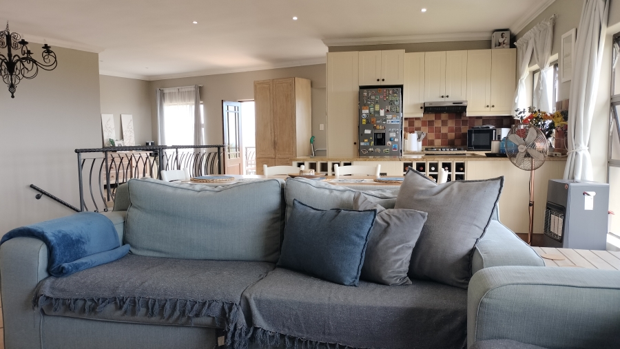 4 Bedroom Property for Sale in Bergsig Western Cape